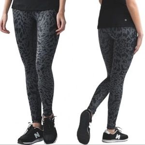 Wunder Under Gray Leopard Print High Rise Roll Down Leggings